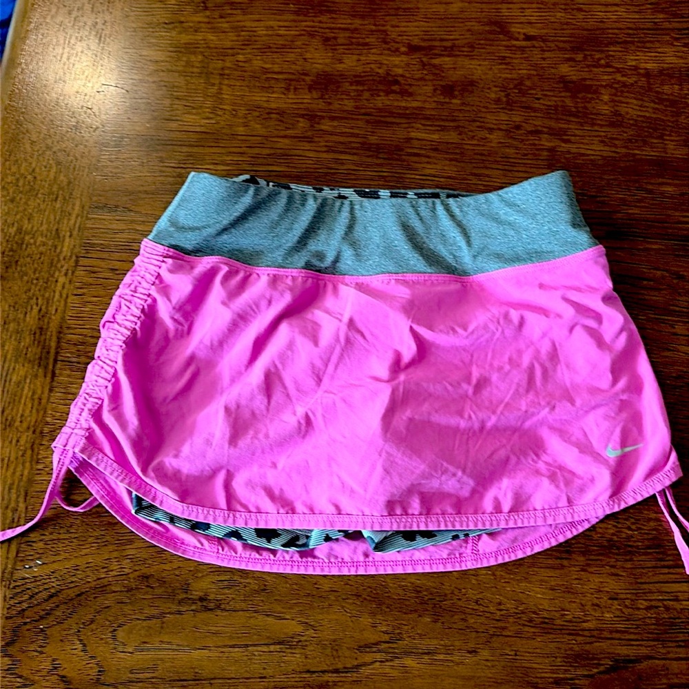NIKE EUC Women’s pink running skort with blk/grey leopard boy shorts. Size XS